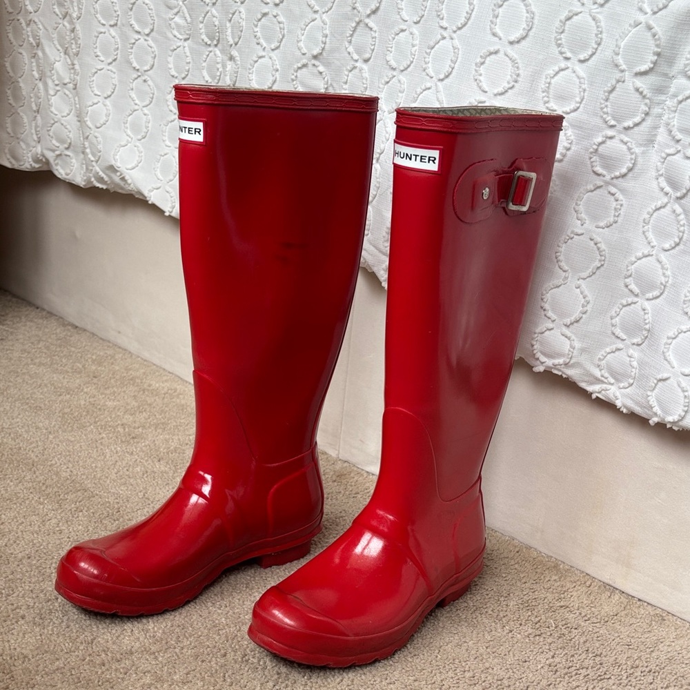 Hunter Women's Bold Red Rain Boots ❤️